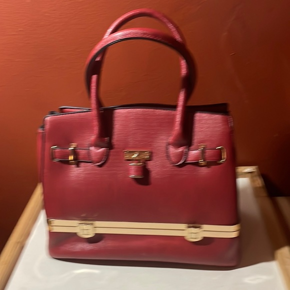 Handbags - Women’s carry all